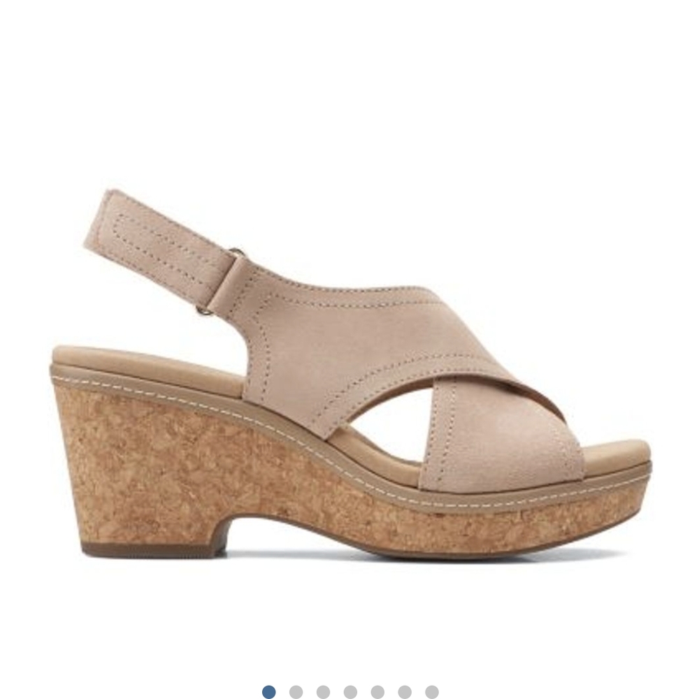 Clarks Women's Giselle Cove Sand Suede Sandal Size 8 1/2M